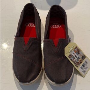 TOMS Limited Edition TOMS x Audi Collab Kids Classic in Ash Sz 6